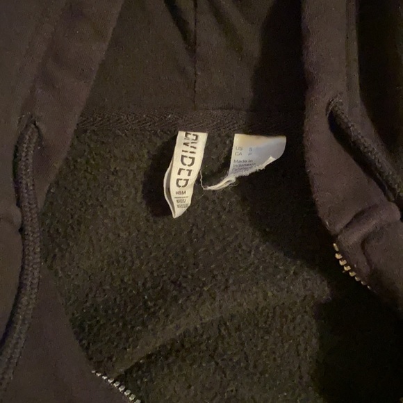 Cropped Zip Up - Picture 3 of 3
